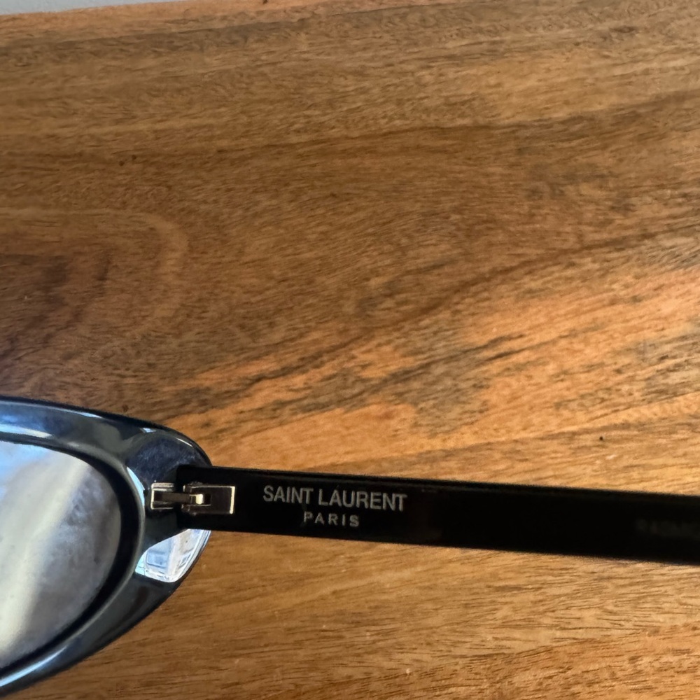 Black Rectangular Sunglasses - Picture 4 of 15